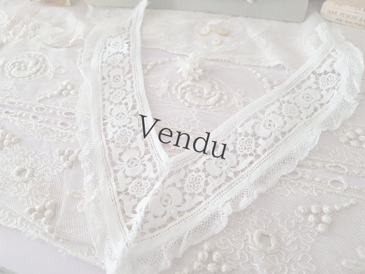 画像3: フランスヴィンテージ　ニードルレースＶ字の胸元飾り (3)