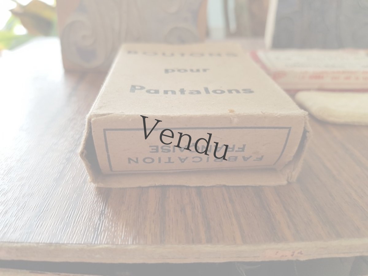 画像9: フランスヴィンテージ　ボタン箱 (9)