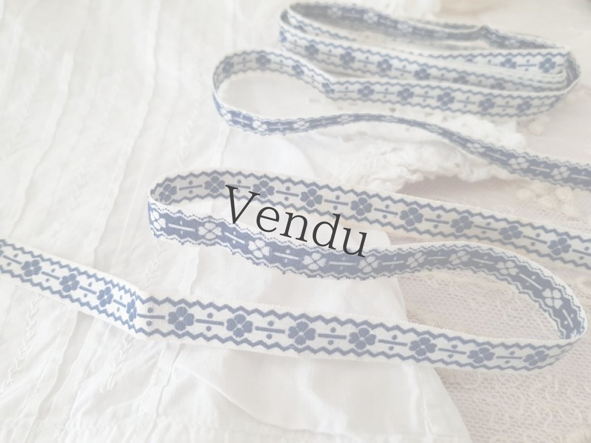 画像2: フランスヴィンテージ　お花の刺繍リボン ブルーマリン 50cm〜 (2)