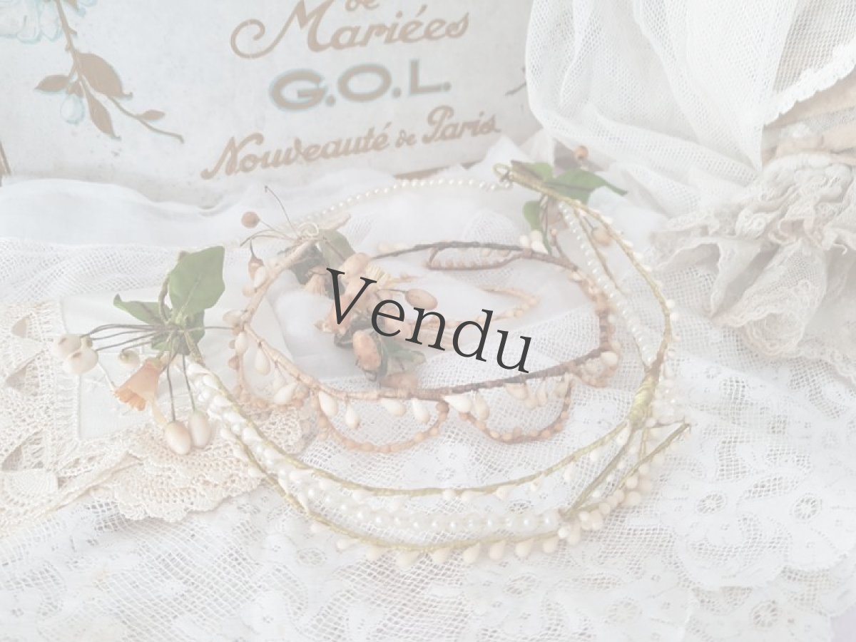 画像2: フランスアンティーク　マリアージュ ワックスフラワーティアラ、首飾りなどの装飾品紙箱入りセット (2)