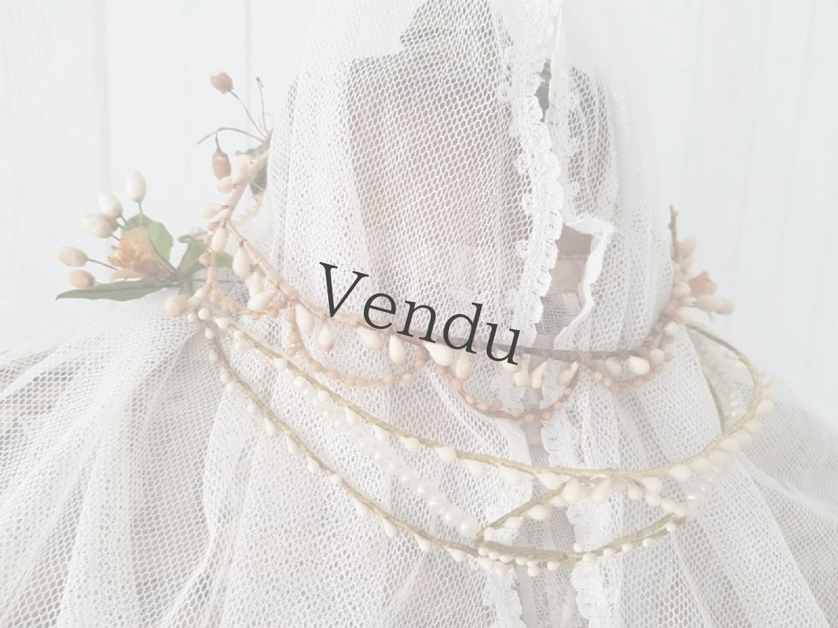 画像6: フランスアンティーク　マリアージュ ワックスフラワーティアラ、首飾りなどの装飾品紙箱入りセット (6)