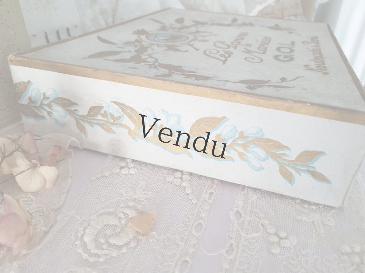 画像17: フランスアンティーク　マリアージュ ワックスフラワーティアラ、首飾りなどの装飾品紙箱入りセット (17)