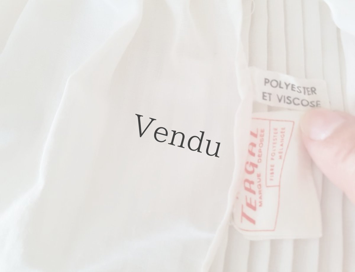 画像8: フランスヴィンテージ　可愛いちいさなプリーツブラウス (8)