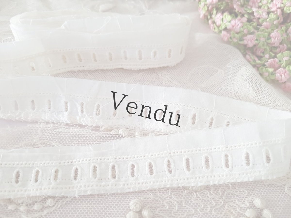 画像4: フランスアンティーク　リボン通し穴のあるカットワークレース 50cm〜 (4)