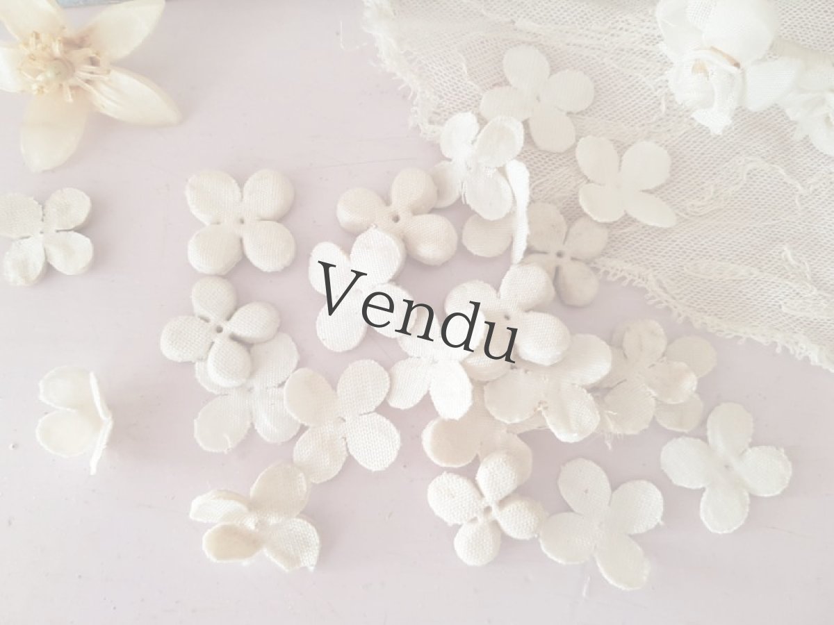 画像6: フランスヴィンテージ　白いちいさな布花パーツ 5g (6)