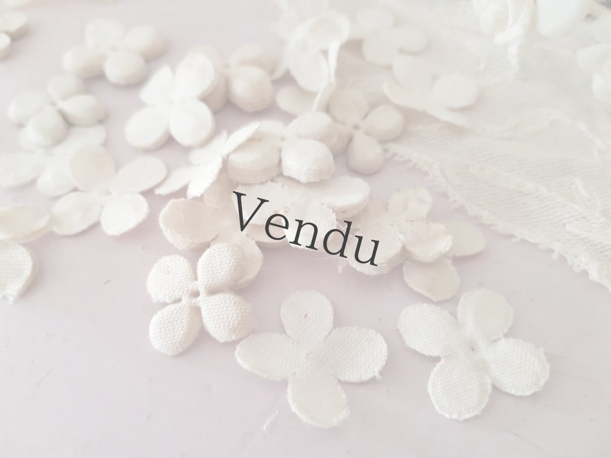 画像7: フランスヴィンテージ　白いちいさな布花パーツ 5g (7)