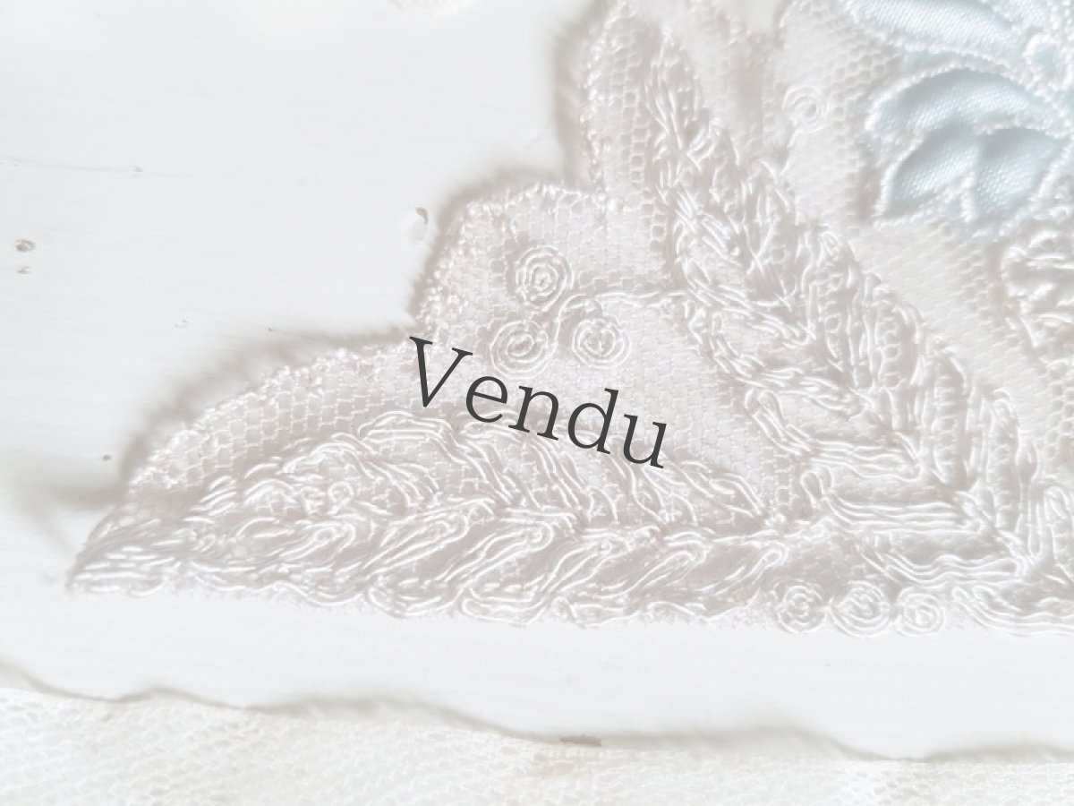 画像3: フランスヴィンテージ　水色お花の刺繍アップリケ (3)