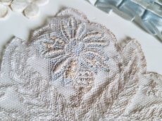 画像5: フランスヴィンテージ　水色お花の刺繍アップリケ (5)