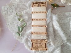 画像1: フランスアンティーク　カシミアの糸巻き 白 CACHEMIRE AU BON PASTEUR (1)