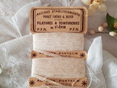 画像5: フランスアンティーク　カシミアの糸巻き 白 CACHEMIRE AU BON PASTEUR (5)