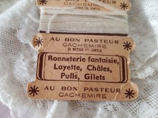 画像6: フランスアンティーク　カシミアの糸巻き 白 CACHEMIRE AU BON PASTEUR (6)