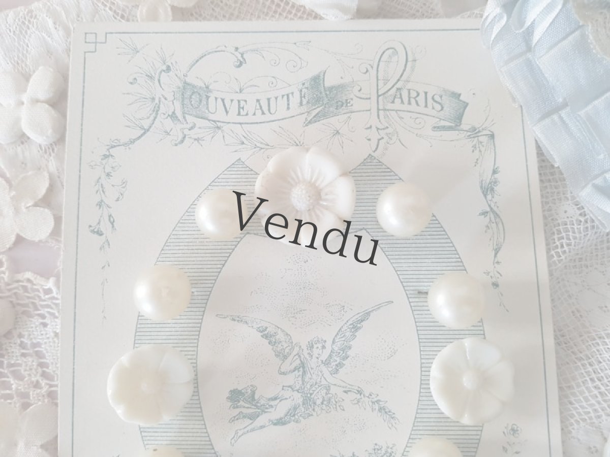 画像3: フランスアンティーク　お花と大粒ガラスパールボタンのボタンシート (3)