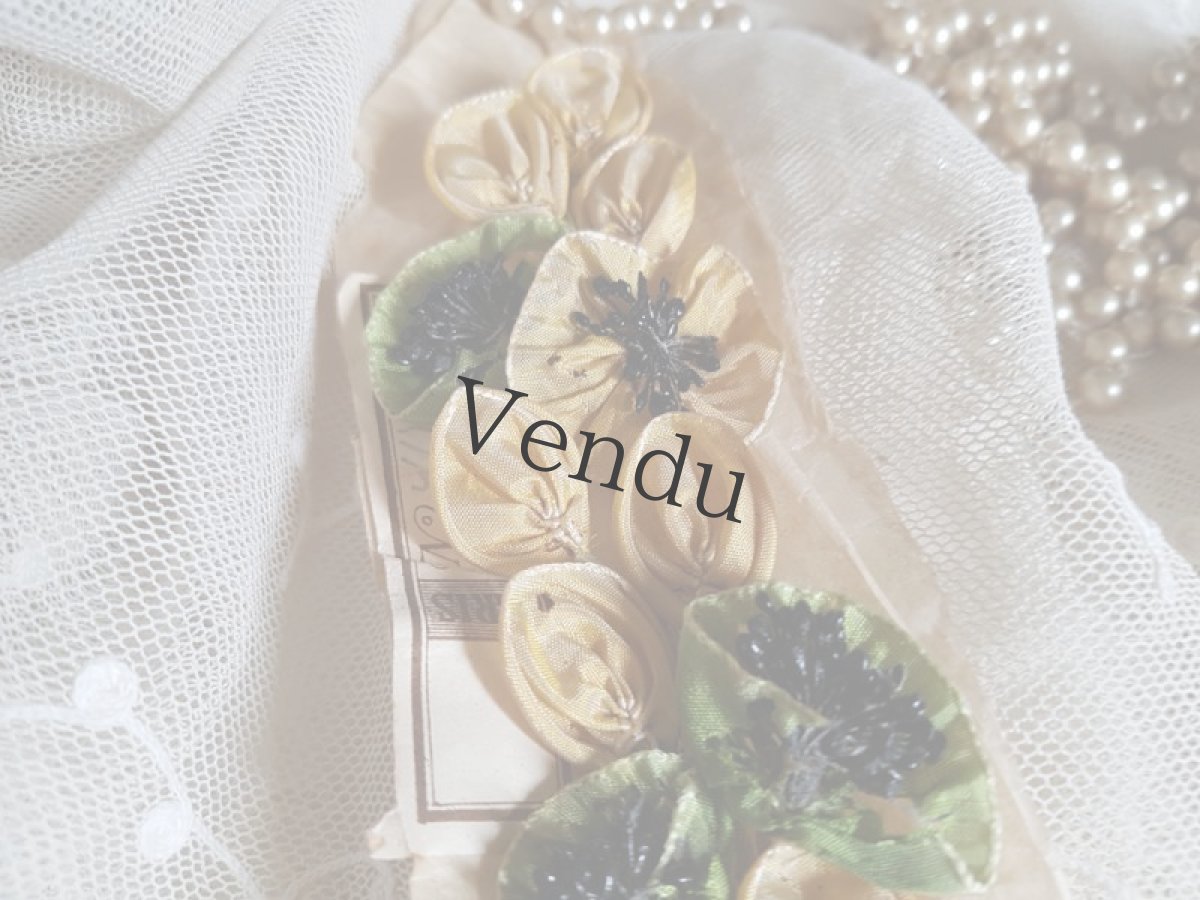 画像2: フランスアンティーク　20世紀初頭 布花コサージュ　ラベル付き (2)