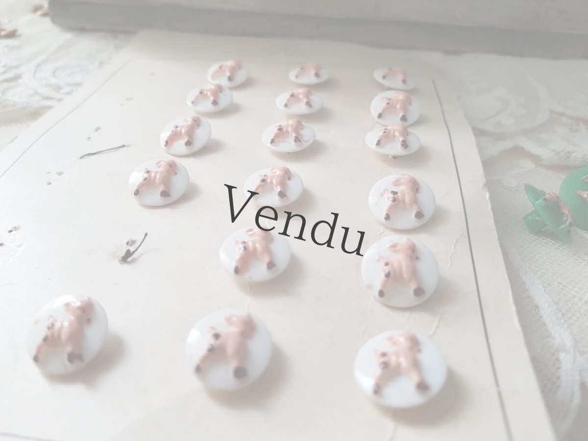 画像6: フランスヴィンテージ　バンビの型抜きボタンBlanc 14mm (6)