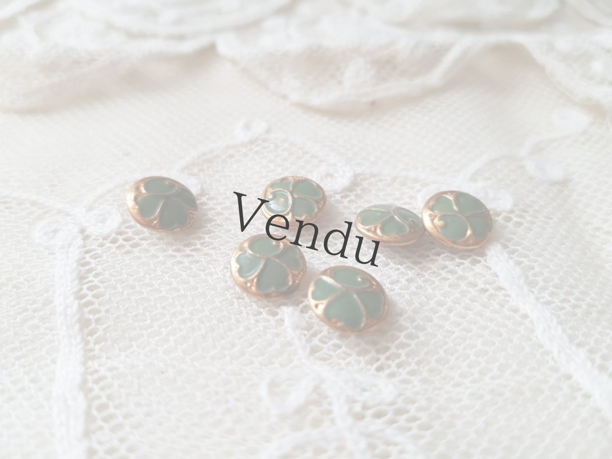 画像2: フランスアンティーク　ドール用クローバーのメタルペイントボタン 8mm (2)