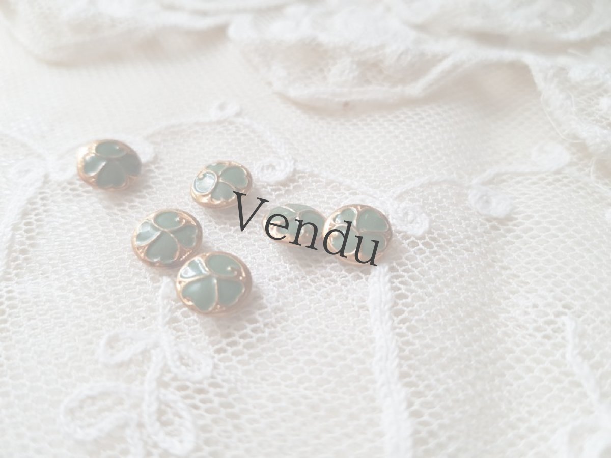 画像3: フランスアンティーク　ドール用クローバーのメタルペイントボタン 8mm (3)