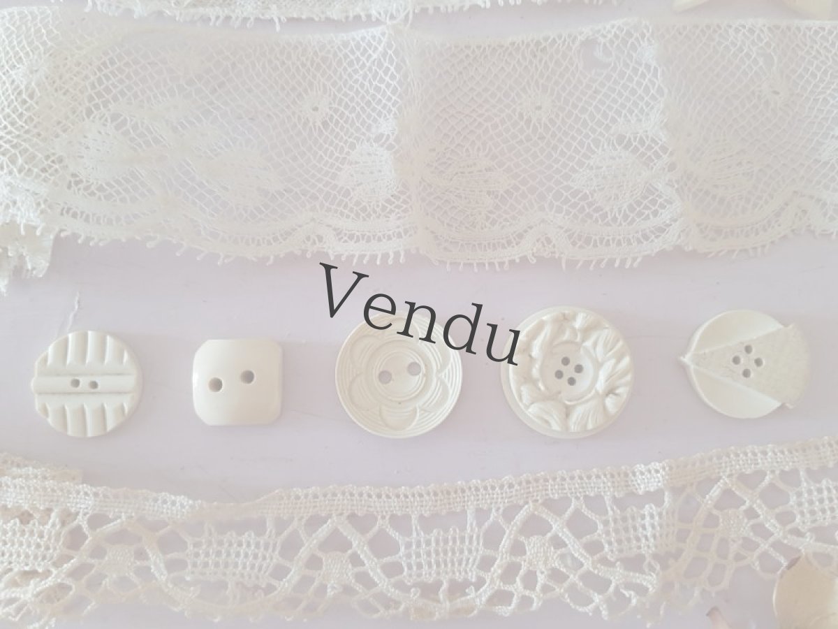 画像2: フランスアンティーク　レースとボタンのセット Écru B (2)