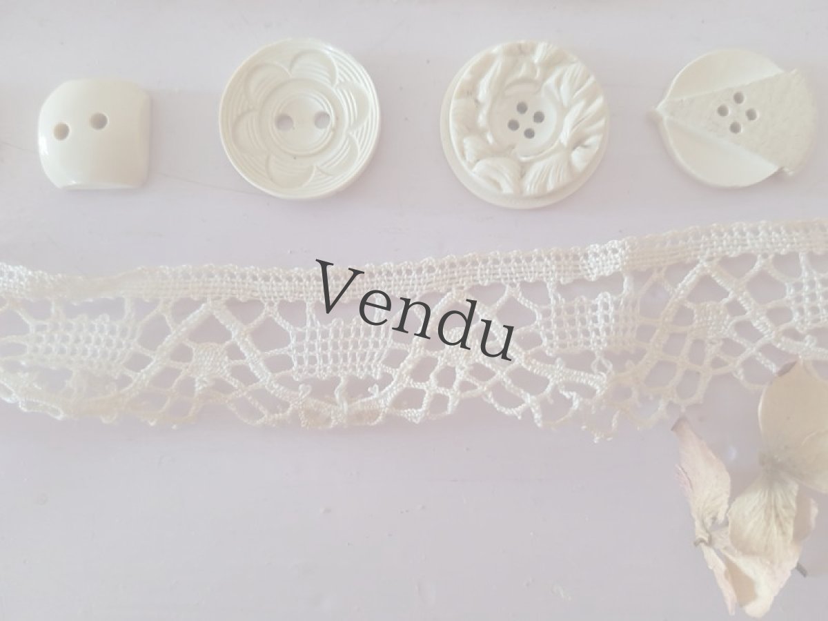 画像7: フランスアンティーク　レースとボタンのセット Écru B (7)