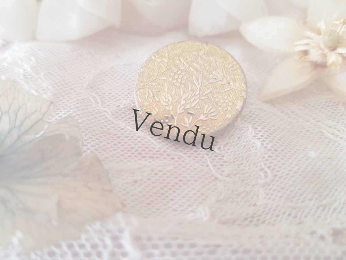 画像3: フランスアンティーク　ボタニカル柄ゴールドメタルボタン 23mm (3)