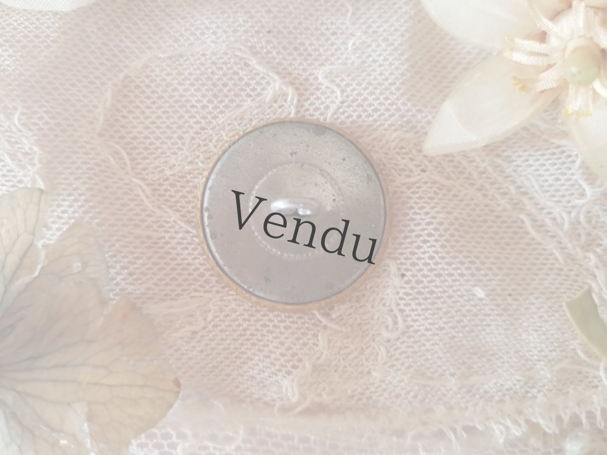 画像4: フランスアンティーク　ボタニカル柄ゴールドメタルボタン 23mm (4)