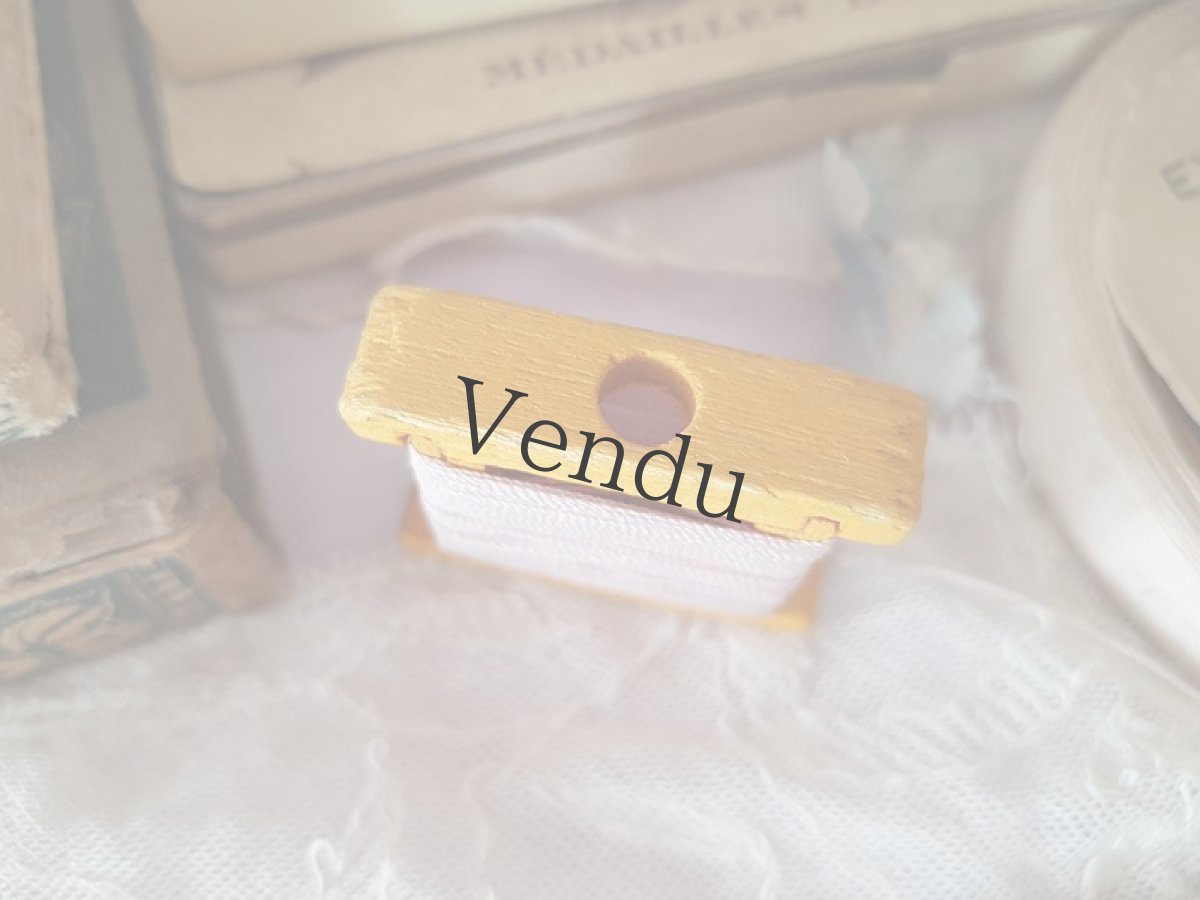 画像2: フランスアンティーク 木製ちいさな四角い糸巻き (2)