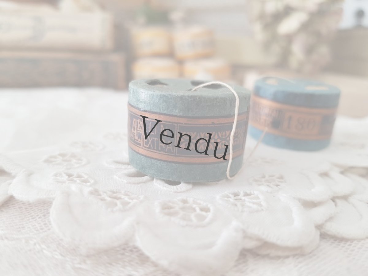 画像3: フランスアンティーク　AU CONSCRIT 小さな紙製カプセル型の糸玉 リネン 100 (3)