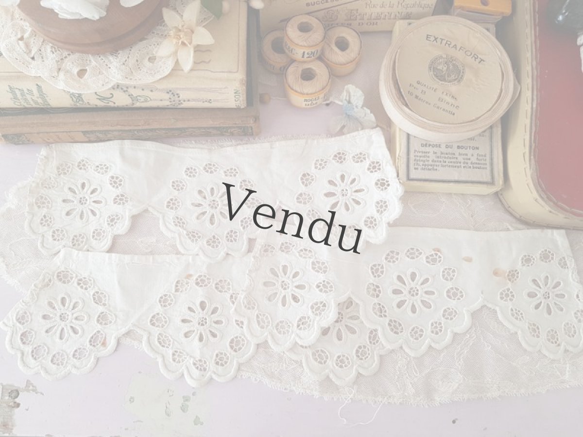 画像2: フランスアンティーク　カットワークレース端切れ3枚セット (2)