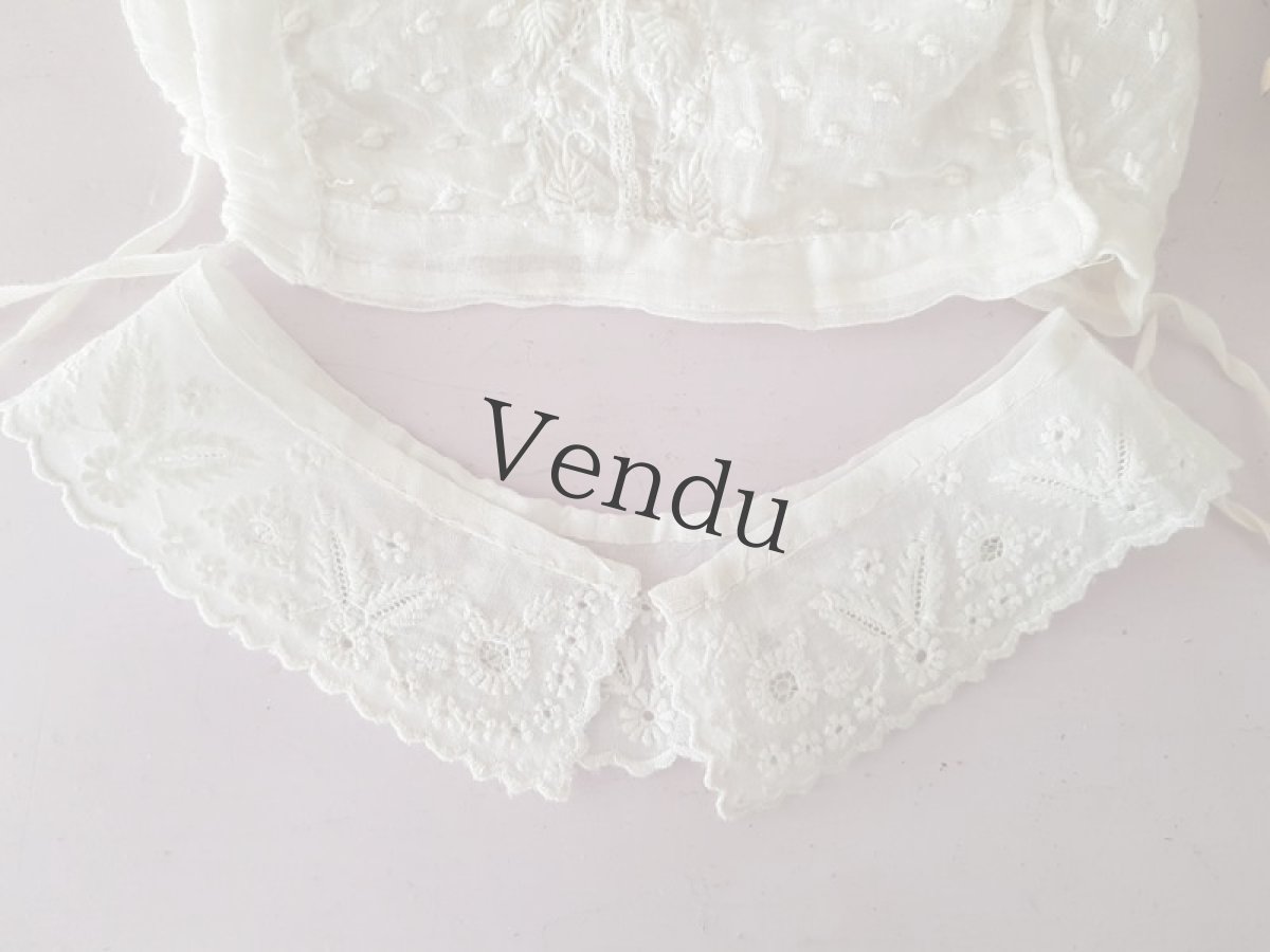 画像3: フランスアンティーク　白糸刺繍の小さなボネとつけ襟セット (3)