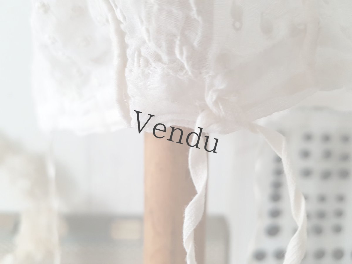 画像8: フランスアンティーク　白糸刺繍の小さなボネとつけ襟セット (8)