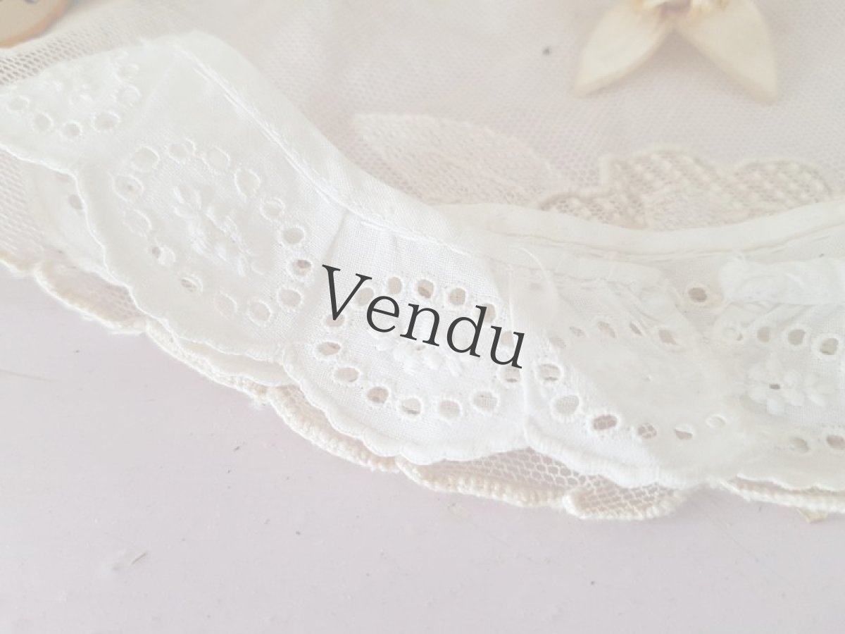 画像4: フランスアンティーク　カットワークレースのとても小さなつけ襟 (4)