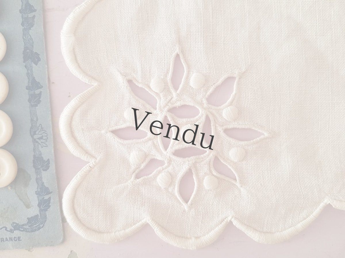 画像4: フランスヴィンテージ　カットワーク刺繍のかわいいドイリー (4)
