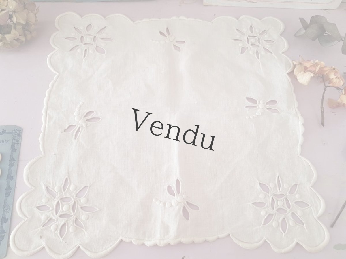 画像3: フランスヴィンテージ　カットワーク刺繍のかわいいドイリー (3)