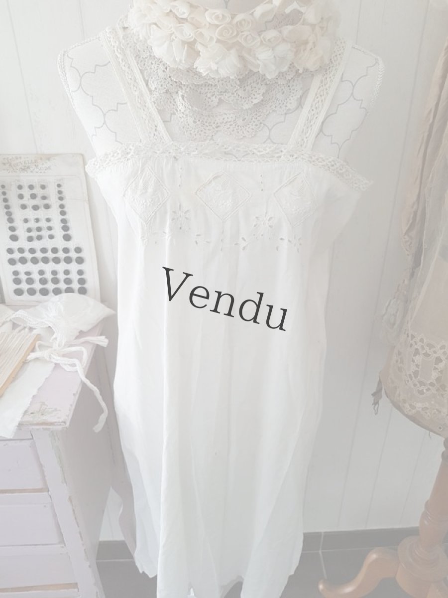 画像5: フランス蚤の市　アンティーク刺繍ワンピース入り端切れセット６種 (5)