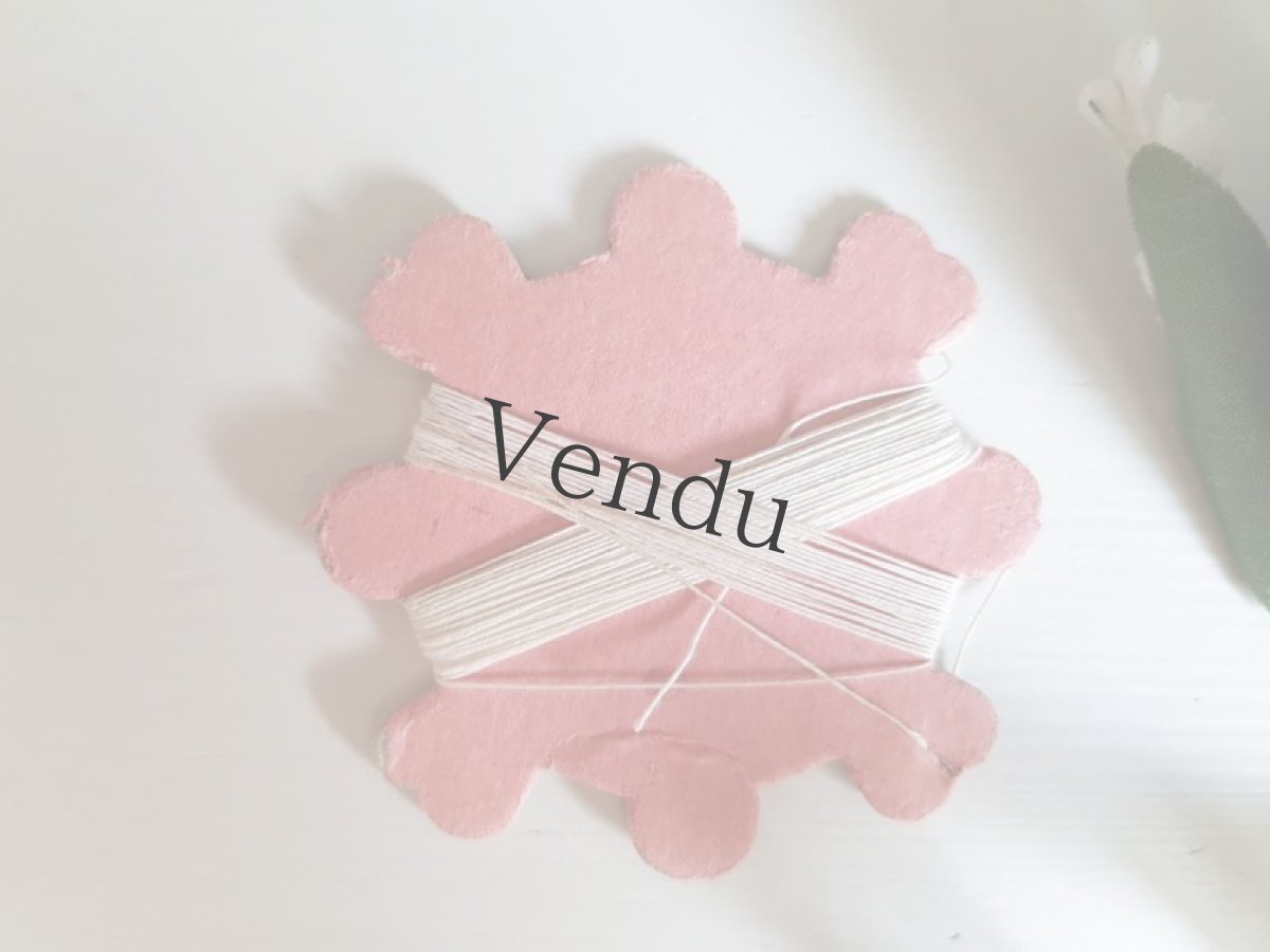 画像3: フランスアンティーク　鈴蘭のリネン糸巻き100 (3)