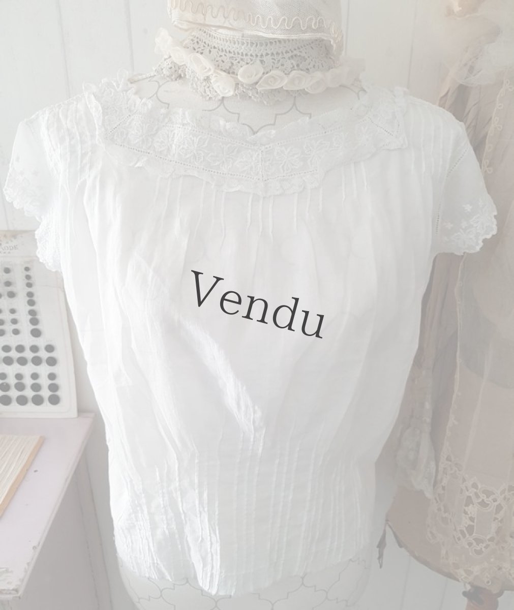 画像2: フランスヴィンテージ　フレンチスリーブの可愛いトップス (2)