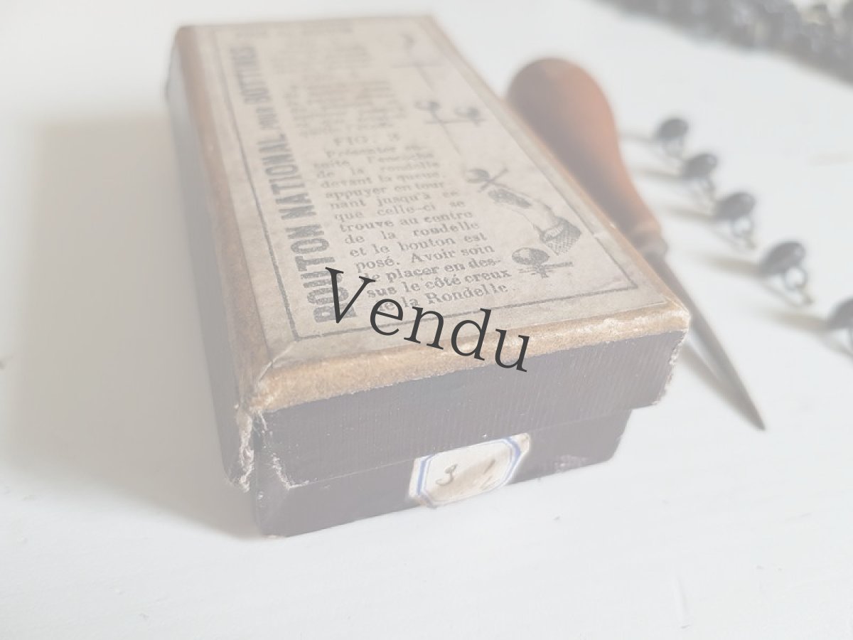 画像8: フランスアンティーク　1900年前後　箱入り専用工具つきブーツ用ボタン (8)