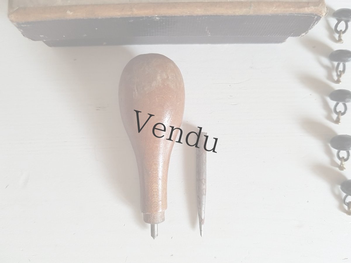 画像7: フランスアンティーク　1900年前後　箱入り専用工具つきブーツ用ボタン (7)