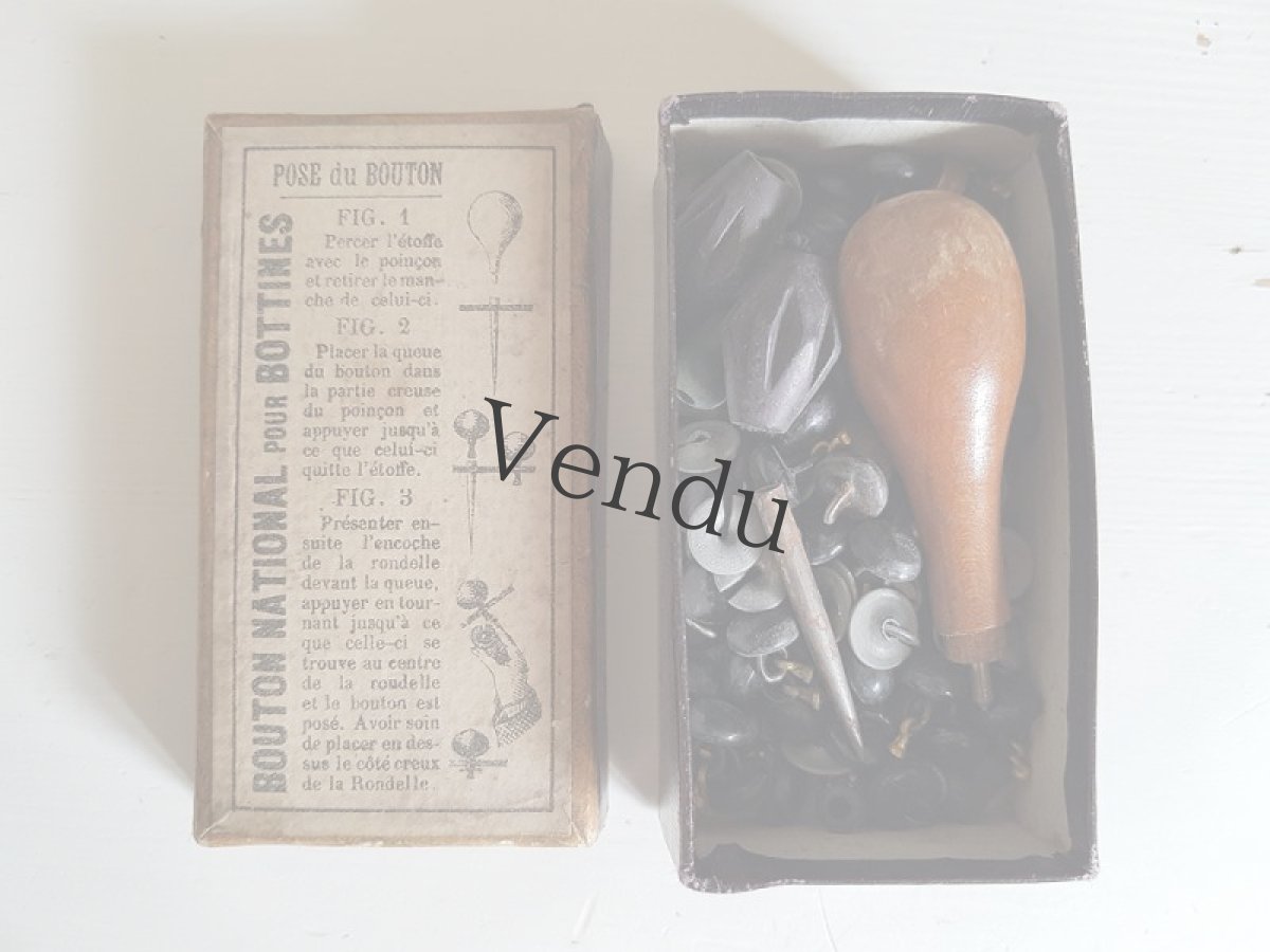画像3: フランスアンティーク　1900年前後　箱入り専用工具つきブーツ用ボタン (3)