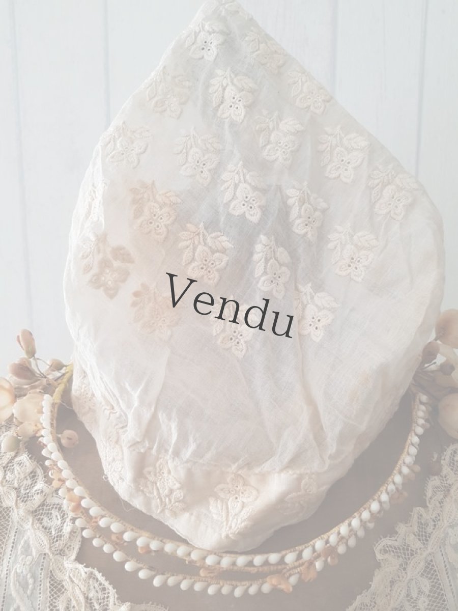 画像4: フランスアンティーク 1900年代頃　白糸刺繍のボネ (4)