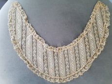 画像10: フランスアンティーク 1900年代頃　胸元レースパーツ白糸刺繍とヴァレンシエンヌレース (10)