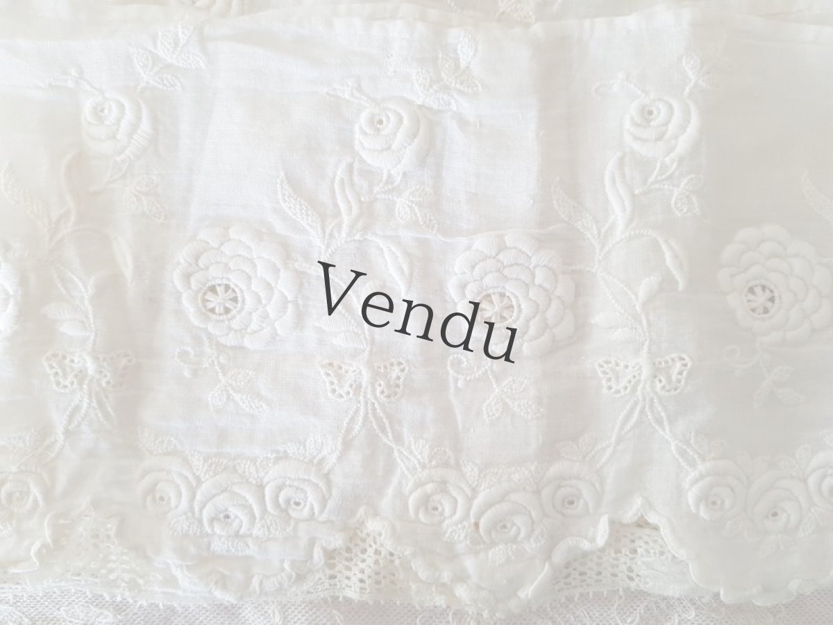 画像2: フランスアンティーク　ばらの白糸刺繍幅広レース 92cm (2)