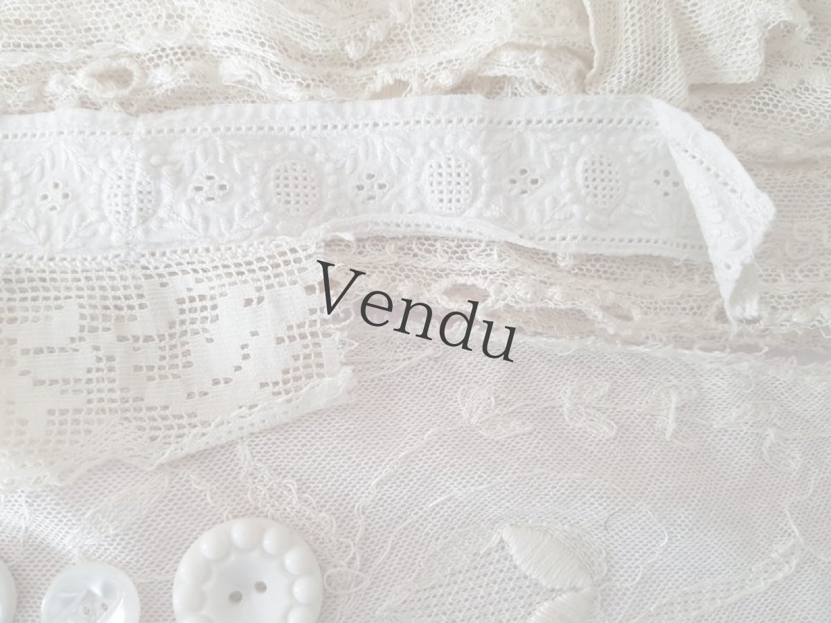 画像8: フランスアンティーク　レースとボタンのセット Blanc A (8)