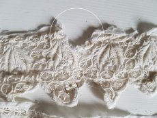 画像5: フランスアンティーク　白糸刺繍スカラップレース 67cm (5)