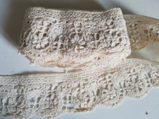 画像2: フランスアンティーク　お花のほっこりスカラップレース 50cm〜 (2)