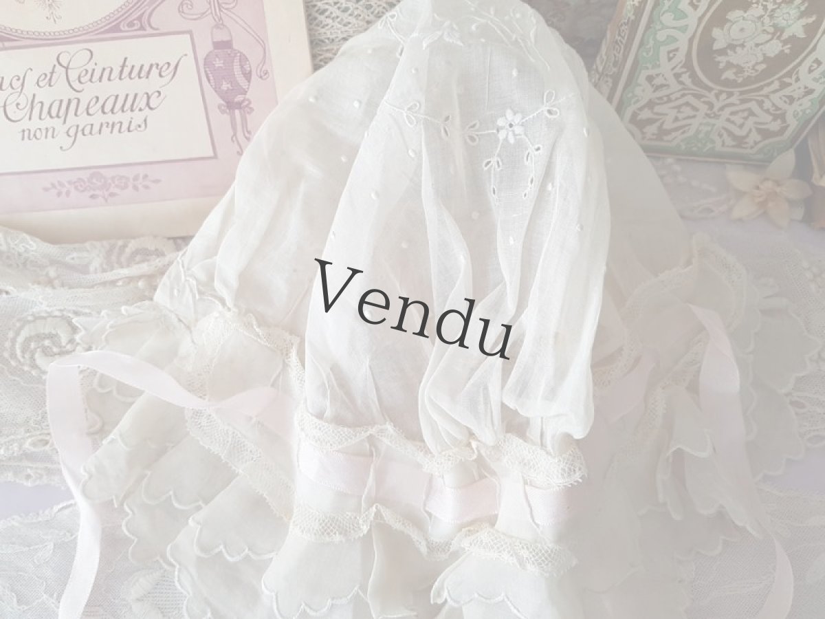 画像2: フランスアンティーク　1900年代　白糸刺繍リネンローン地のボネ (2)