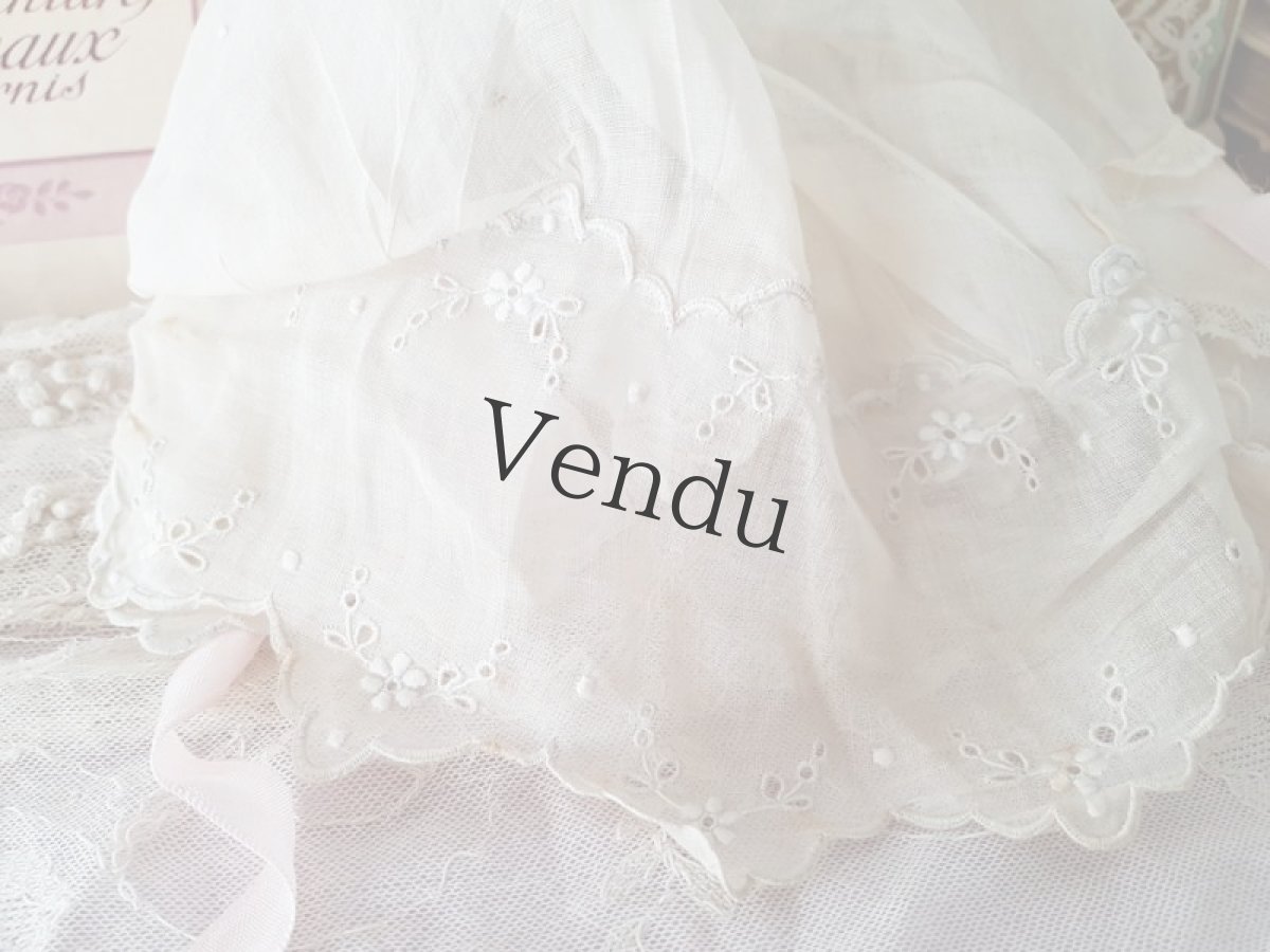 画像4: フランスアンティーク　1900年代　白糸刺繍リネンローン地のボネ (4)