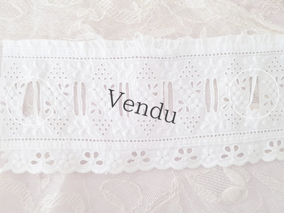 画像5: フランスアンティーク　リボン通し穴のある白糸刺繍レース 37cm (5)
