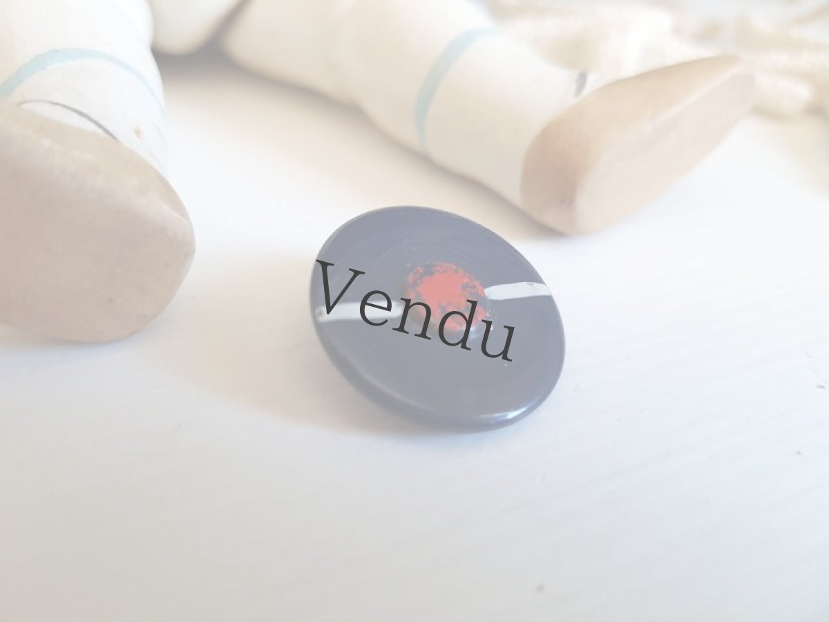 画像2: フランスヴィンテージ　ポンポンルージュのボタン22mm (2)