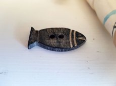 画像3: フランスヴィンテージ　木製お魚ボタン 35mm (3)