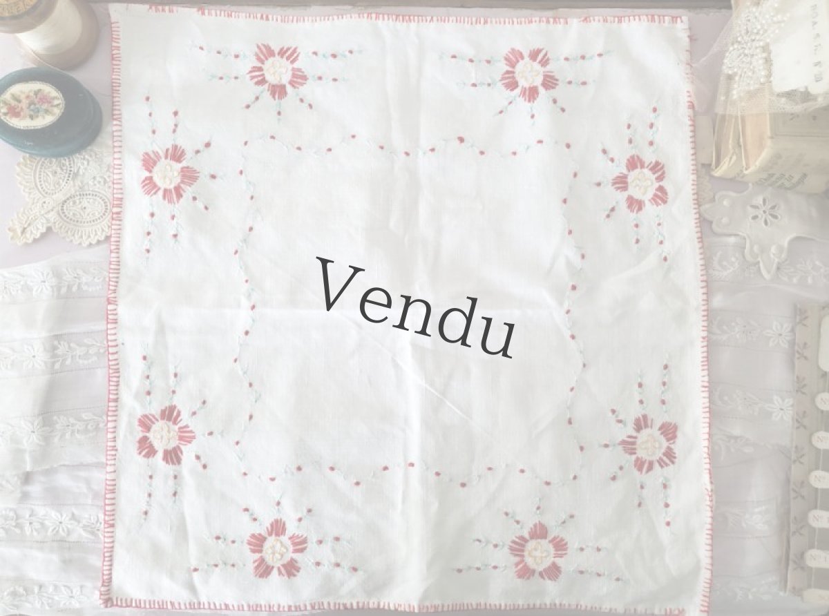 画像3: フランスヴィンテージ　ボタニカル柄刺繍のマット (3)
